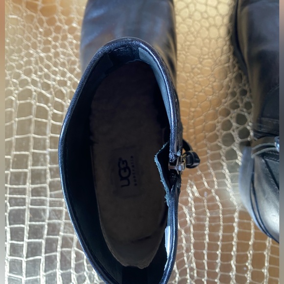 UGG Penelope Black Leather Sherpa Insole Ankle Boot SZ 10 - Picture 9 of 15